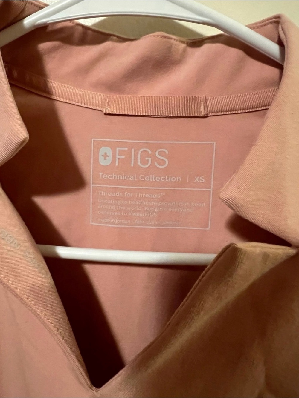 FIGS Inala Slim Scrub Top Pink Sands XS - Picture 3 of 4